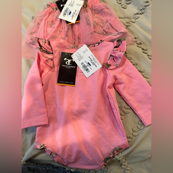 Pink Camo outfit - Picture 6 of 6